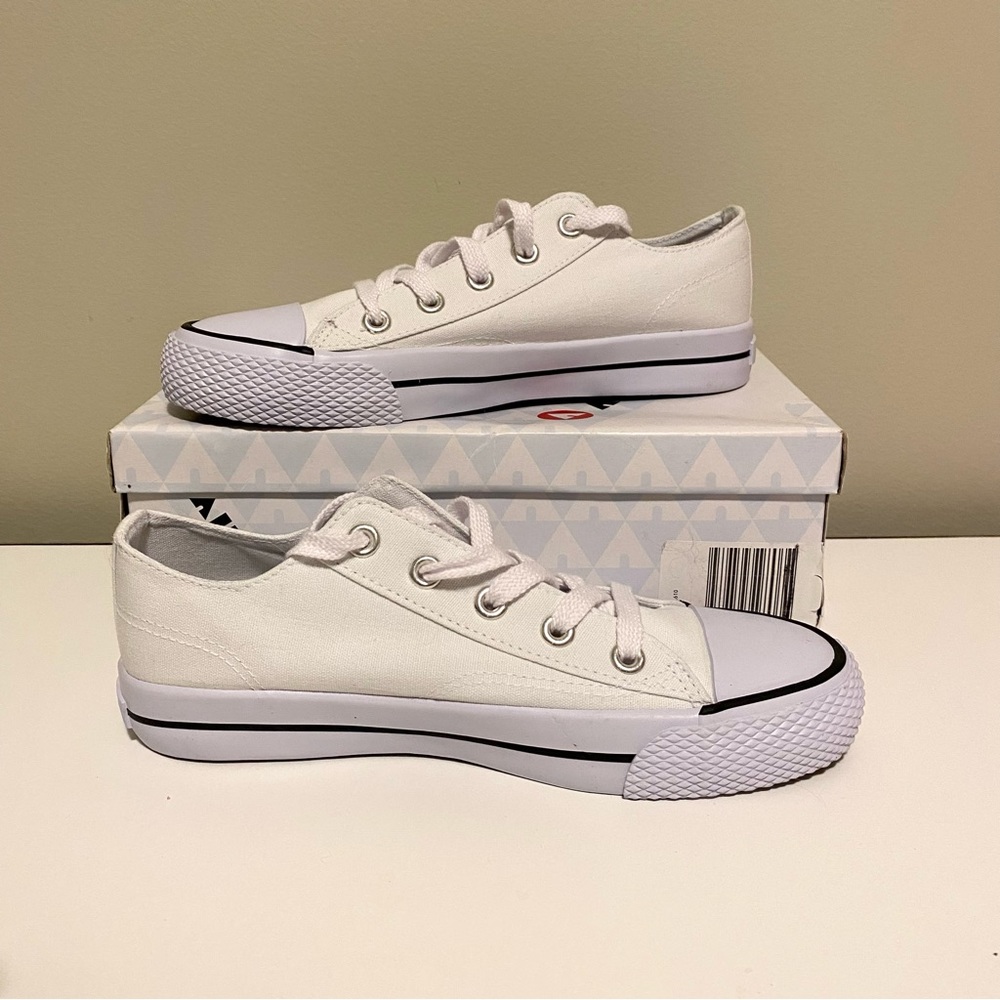 Women’s Airwalk Converse Style Shoe
